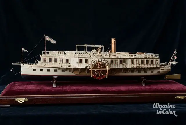 Mechanical model of a steamship