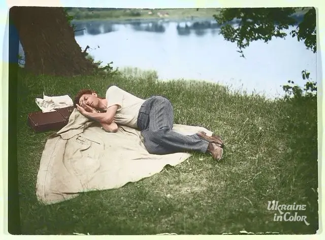 P. H. Tychyna resting in Holosiiv