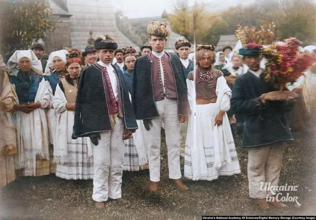 A wedding ceremony is immortalized in a print found in Fedir Vovk's personal archive.
