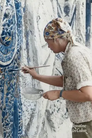 Alla Gorska at work on the mosaic scaffolding