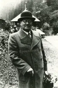 Oleksandr Lototskyi in a park