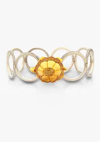 Openwork bracelet with a flower