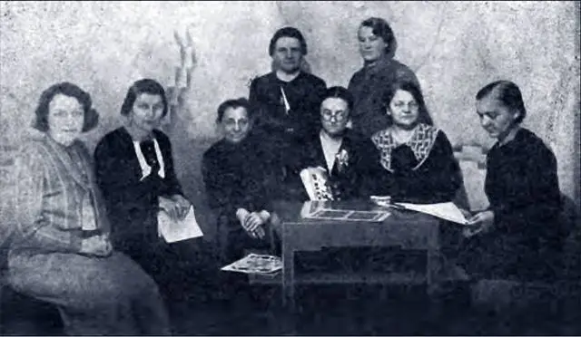 Group of women from the Nova Khata circle