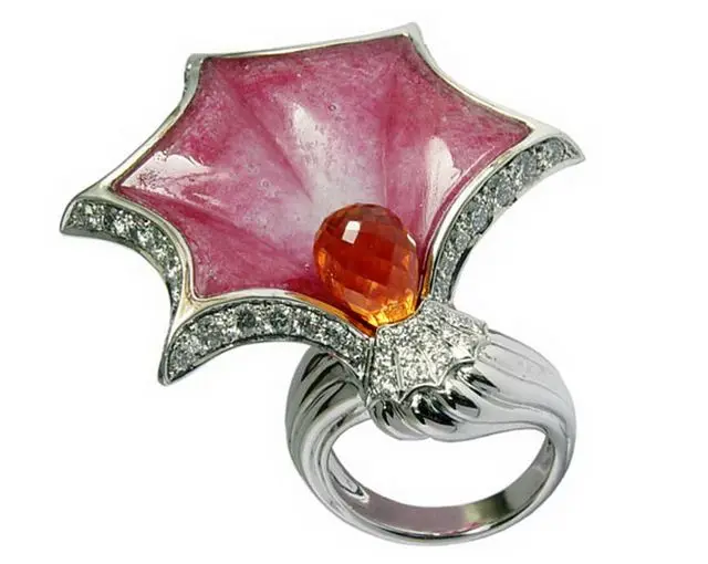 Ring with pink enamel